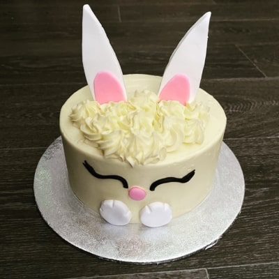 Easter bunny buttercream cake pic