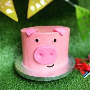 Little Piggy Birthday Cake